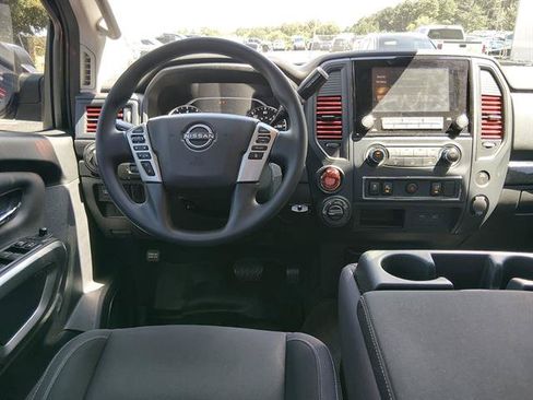 Used 2023 Nissan Titan SV AWD/4WD image 10