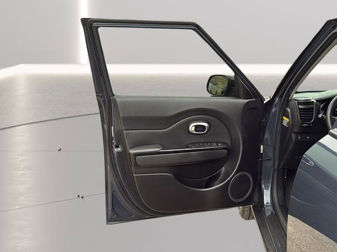 Used 2016 Kia Soul ! FWD image 11