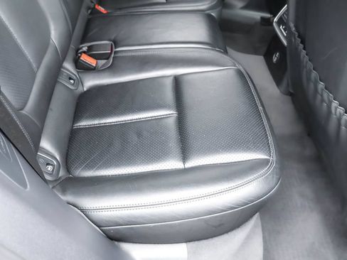 Used 2023 Porsche Macan AWD/4WD image 30