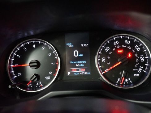 Used 2021 Toyota RAV4 LE image 15