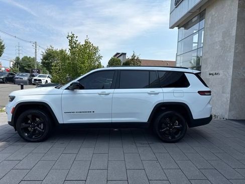 Used 2023 Jeep Grand Cherokee L Laredo AWD/4WD image 5