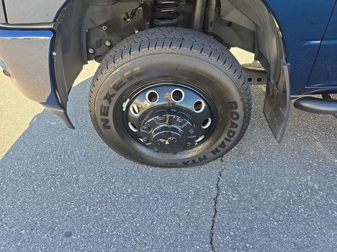 Used 2024 RAM 3500 Laramie w/ Night Edition image 11