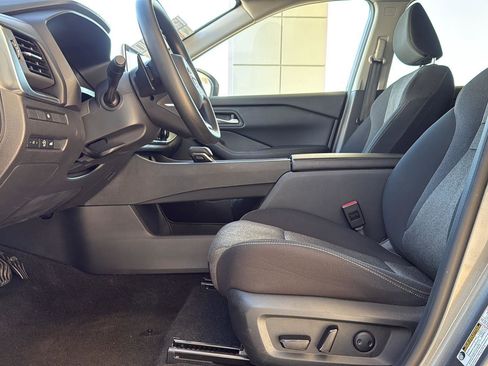 Used 2024 Nissan Rogue SV FWD image 17