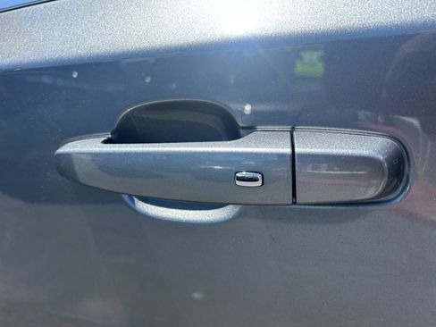 Used 2021 Chevrolet Traverse LT image 31