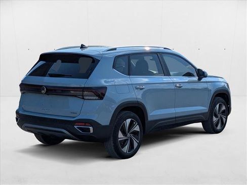 New 2025 Volkswagen Taos SE image 2