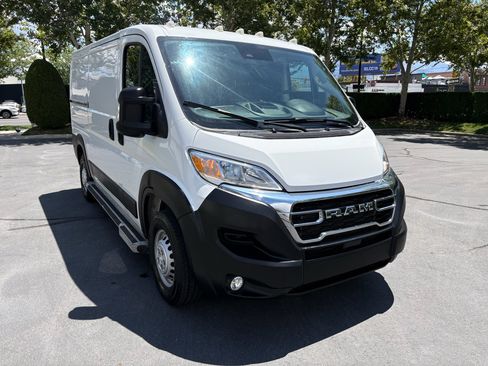 Used 2025 RAM ProMaster 2500 w/ U-Haul Equipment Group FWD image 5