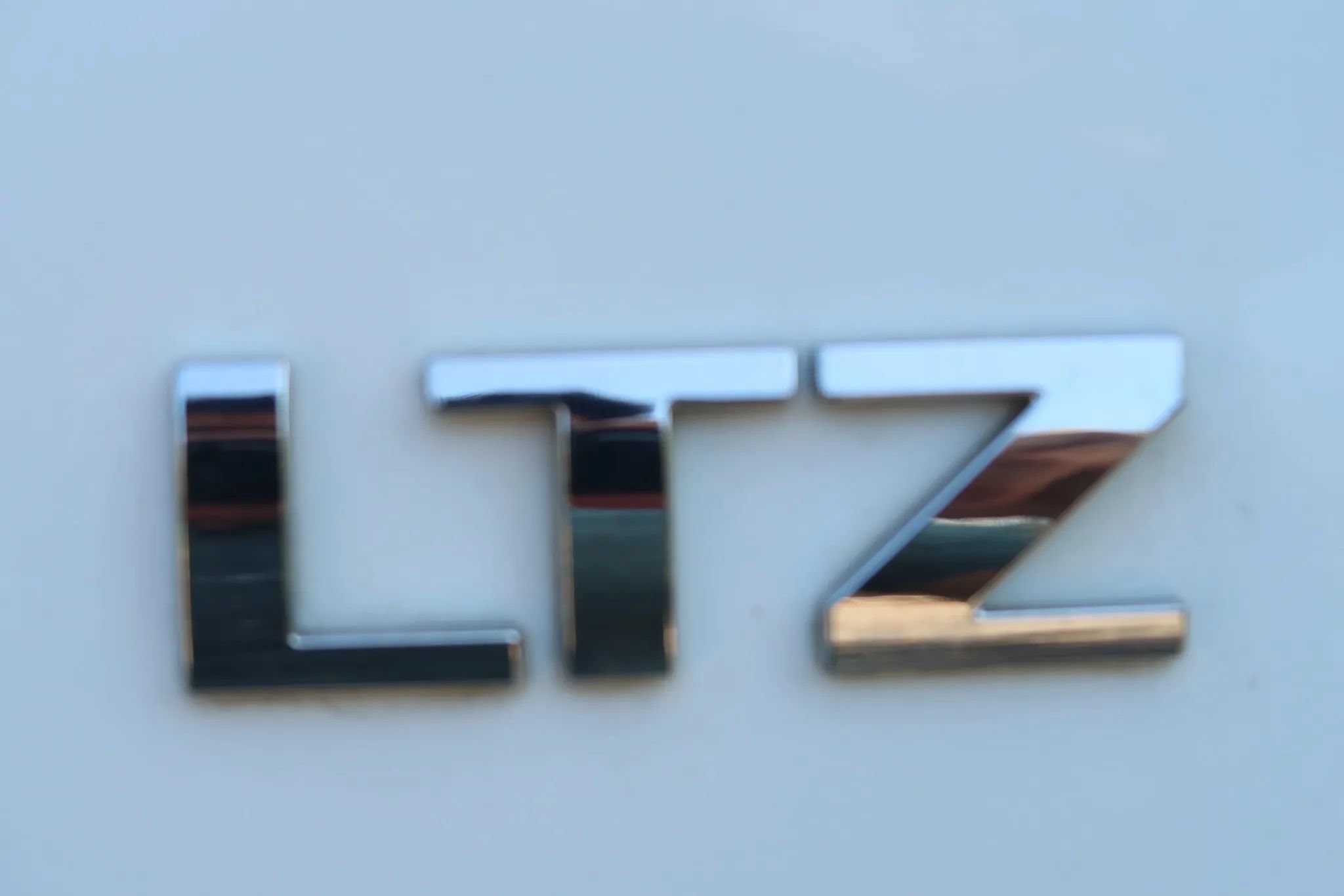 Used 2007 Chevrolet Suburban LTZ w/ LTZ Preferred Equipment Group RWD image 6