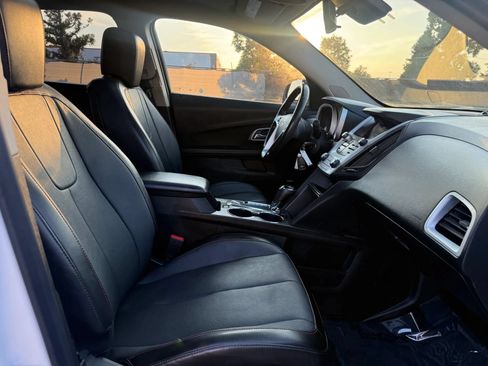 Used 2017 Chevrolet Equinox LT AWD/4WD image 18
