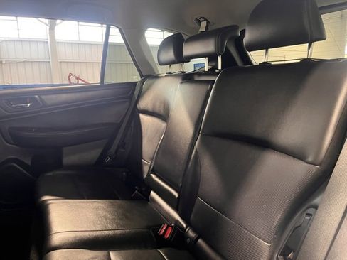 Used 2015 Subaru Outback 2.5i Limited w/ Popular Package #4 image 17