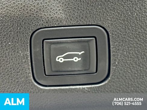 Used 2025 Chevrolet Tahoe LT AWD/4WD image 23