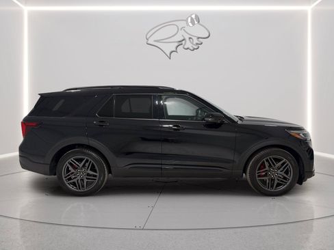 Used 2025 Ford Explorer ST AWD/4WD image 6