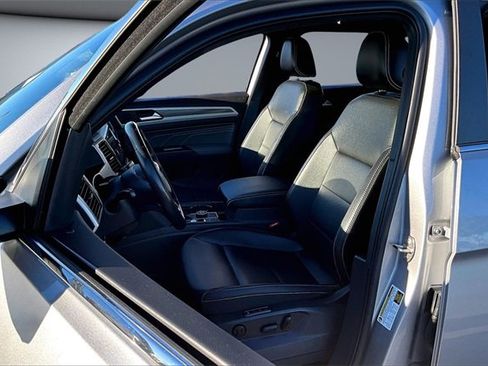 Used 2022 Volkswagen Atlas Cross Sport SEL R-Line image 21