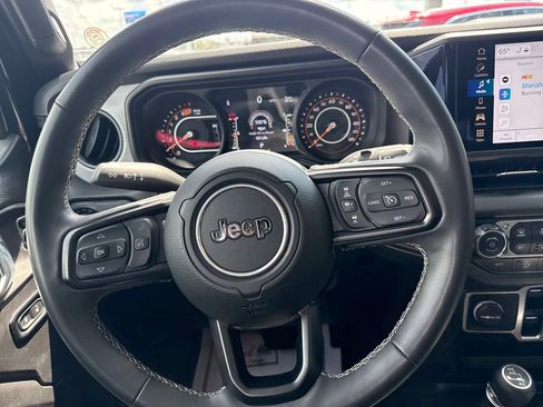 Used 2025 Jeep Wrangler Unlimited Sport AWD/4WD image 18