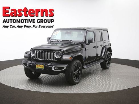 Used 2025 Jeep Wrangler Unlimited Sahara AWD/4WD image 56
