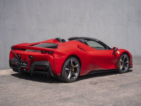 Used 2022 Ferrari SF90 Spider AWD/4WD image 6