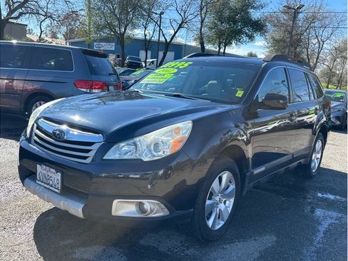 Used 2012 Subaru Outback 3.6R Limited w/ Moonroof Pkg image 3