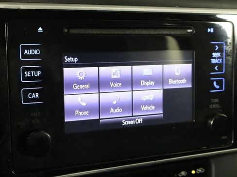 Used 2017 Toyota Corolla LE w/ Carpet Mat Package (TMS) FWD image 28