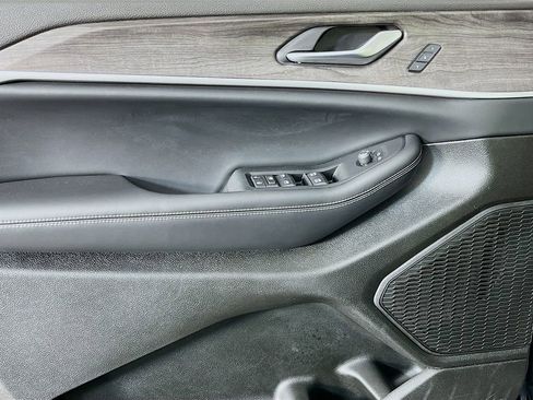 Used 2023 Jeep Grand Cherokee Limited image 27