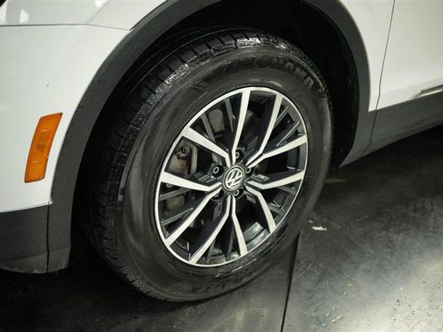Used 2020 Volkswagen Tiguan SE R-Line FWD image 4