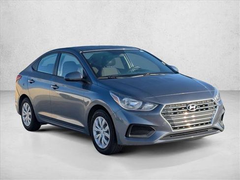 Used 2020 Hyundai Accent SE FWD image 3