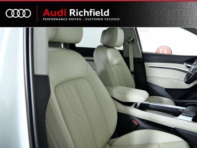 Used 2024 Audi Q8 e-tron Premium Plus w/ Premium Plus Package AWD/4WD image 27