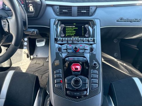 Used 2019 Lamborghini Aventador SVJ image 18