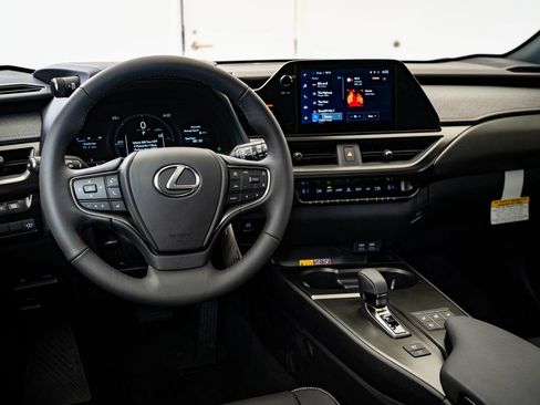 New 2025 Lexus UX 300h AWD image 4