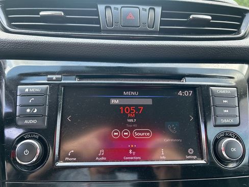 Used 2019 Nissan Rogue Sport S image 15