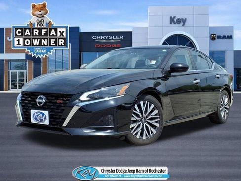 Used 2023 Nissan Altima 2.5 SV FWD image 1