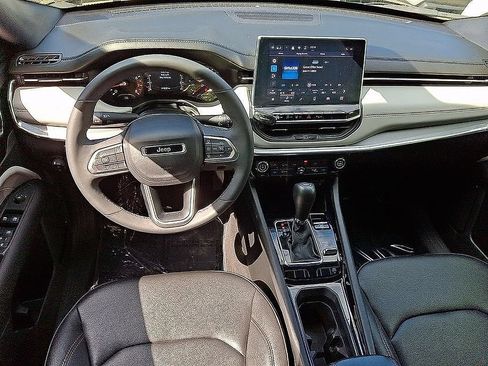 Used 2024 Jeep Compass Limited AWD/4WD image 7