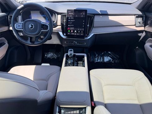 Certified 2025 Volvo XC90 B6 Plus AWD/4WD image 13