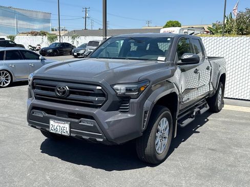 Used 2025 Toyota Tacoma SR5 AWD/4WD image 3