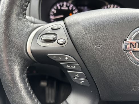 Used 2019 Nissan Pathfinder Platinum image 30