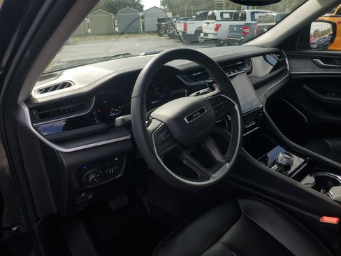 Used 2023 Jeep Grand Cherokee 4WD 4xe image 18