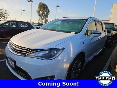 Used 2018 Chrysler Pacifica Limited w/ Advanced Safetytec Group
