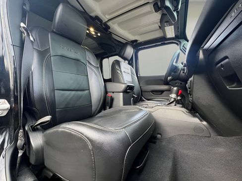 Used 2023 Jeep Wrangler Unlimited Sahara image 31