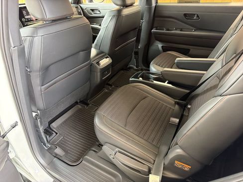 Used 2024 Nissan Pathfinder Rock Creek AWD/4WD image 30