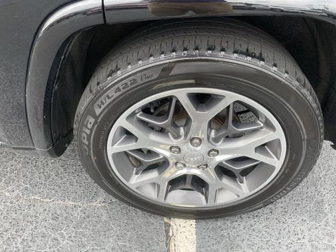 Used 2021 Jeep Grand Cherokee Overland image 5