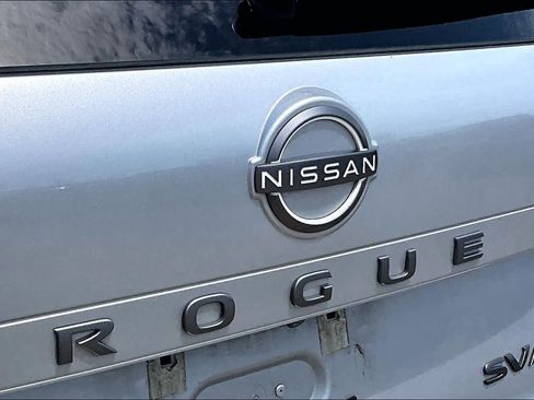 Used 2024 Nissan Rogue SV AWD/4WD image 29