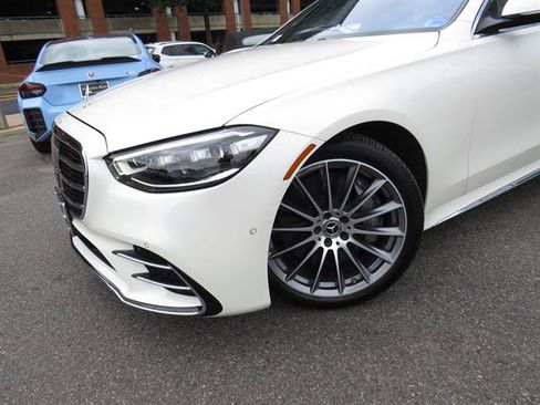 Certified 2022 Mercedes-Benz S 500 4MATIC w/ AMG Line Package image 25