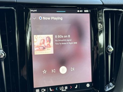 Used 2025 Volvo XC60 B5 Core image 23