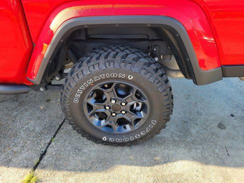 Used 2023 Jeep Gladiator Sport image 8