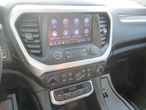 Used 2023 GMC Acadia SLE w/ Driver Convenience Package AWD/4WD image 18