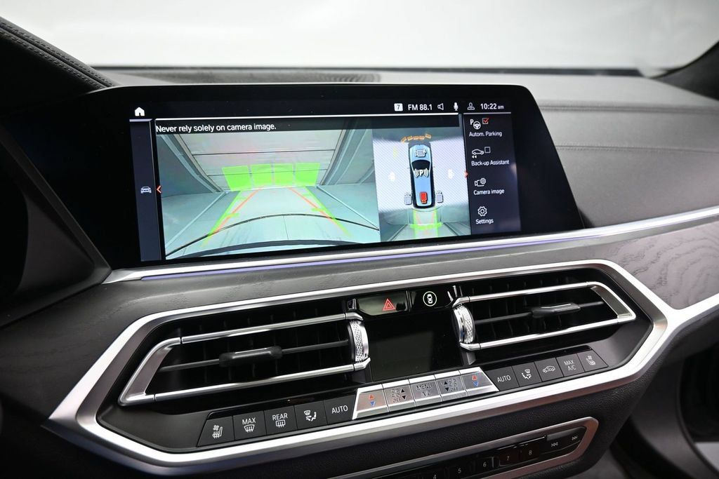 Used 2020 BMW X7 M50i w/ Dynamic Handling Package AWD/4WD image 15