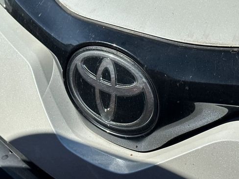 Used 2020 Toyota C-HR LE image 13