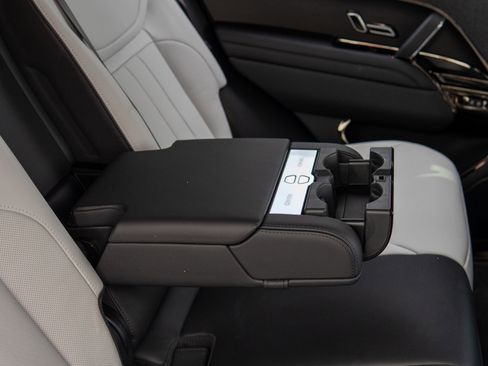 Used 2023 Land Rover Range Rover Sport First Edition image 47