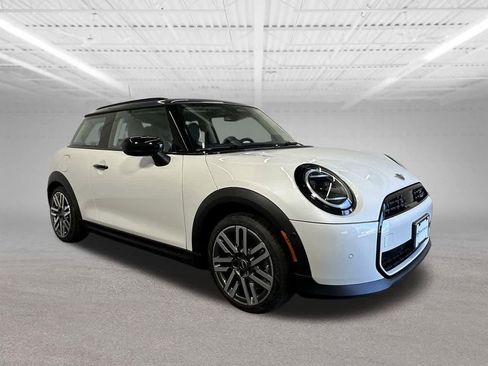 Certified 2025 MINI Cooper 2-Door Hardtop image 7