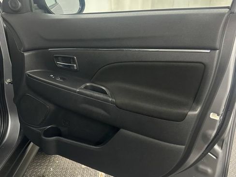 Used 2020 Mitsubishi Outlander Sport ES FWD image 28