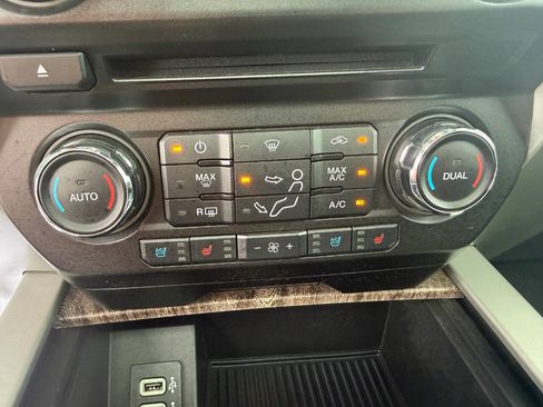 Used 2017 Ford F250 Lariat w/ Lariat Ultimate Package AWD/4WD image 21