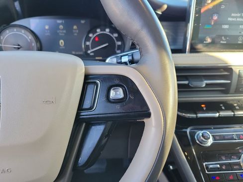 Used 2022 Lincoln Corsair FWD w/ Premium Package image 24